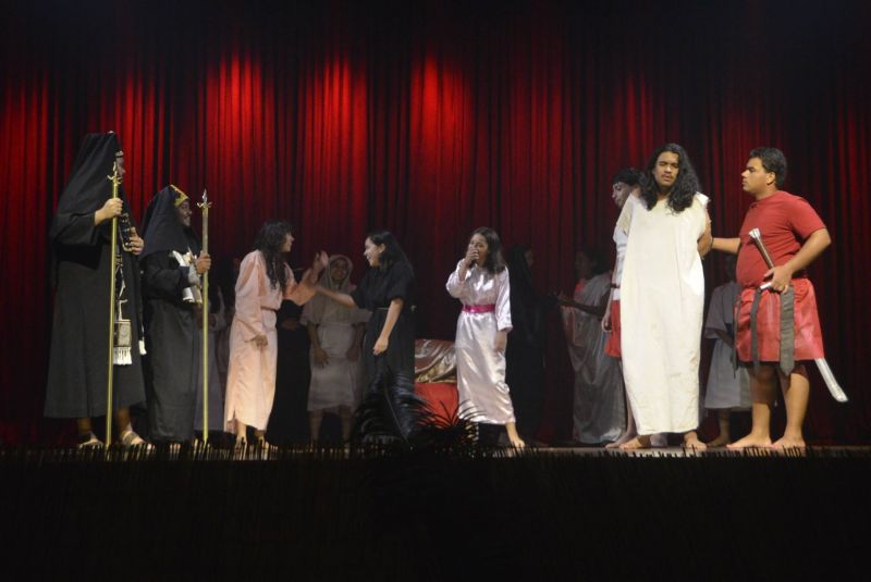Sábado Cultural com cortejo Paixão de Cristo e Espetáculo Paixão de Cristo no Teatro Municipal