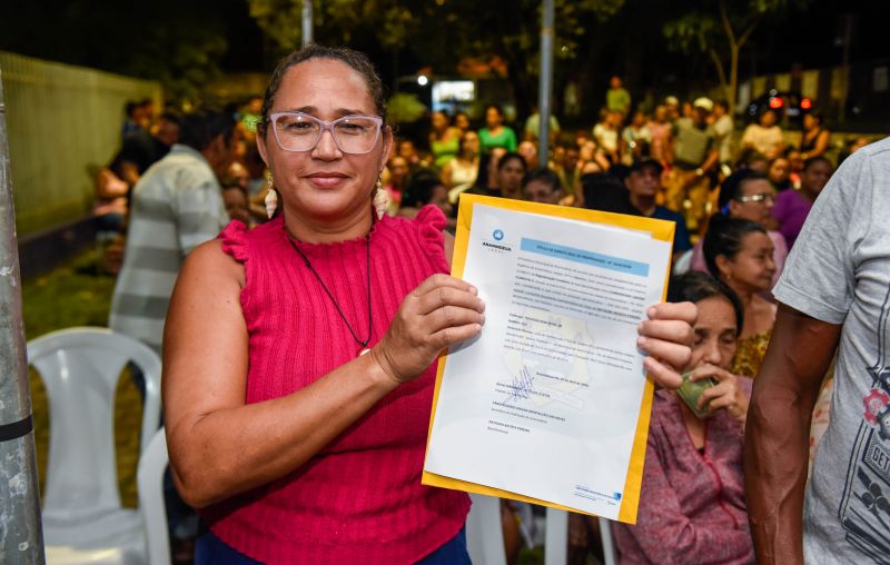 Entrega de títulos de Propriedade na rua 7 de Abril no Icuí