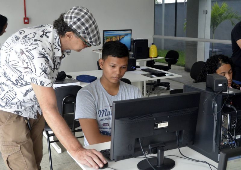 Curso de informática no Ceu das Artes