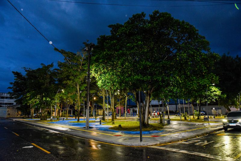 Inauguração da praça Eliana Aranha no conj Geraldo Palmeira no Distrito Industrial