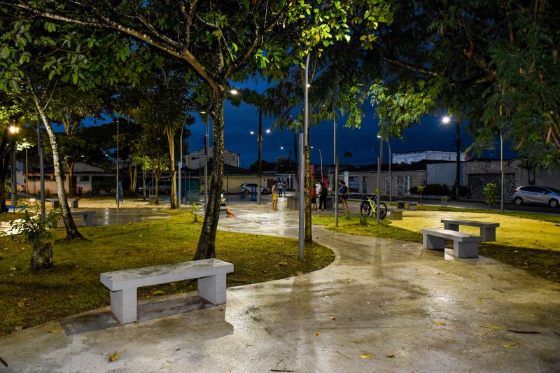 Inauguração da praça Eliana Aranha no conj Geraldo Palmeira no Distrito Industrial