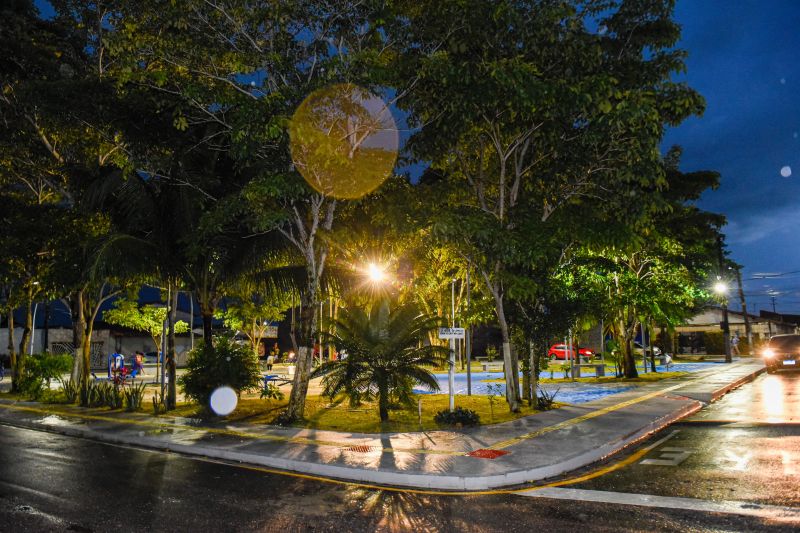 Inauguração da praça Eliana Aranha no conj Geraldo Palmeira no Distrito Industrial