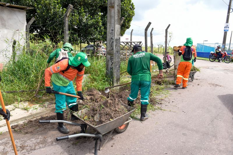 Mutirão da limpeza na comunidade Novo Cristo no Icuí