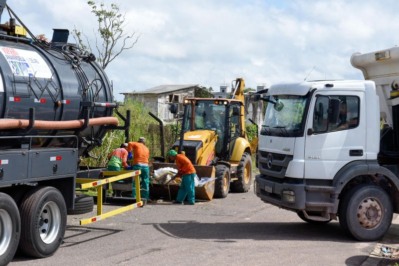Mutirão da limpeza na comunidade Novo Cristo no Icuí