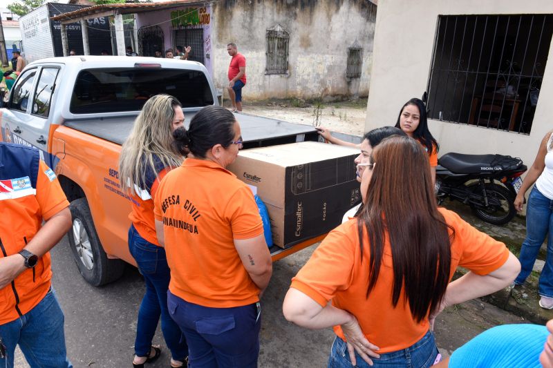 Apoio da Defesa Civil na comunidade Novo Cristo no Icuí