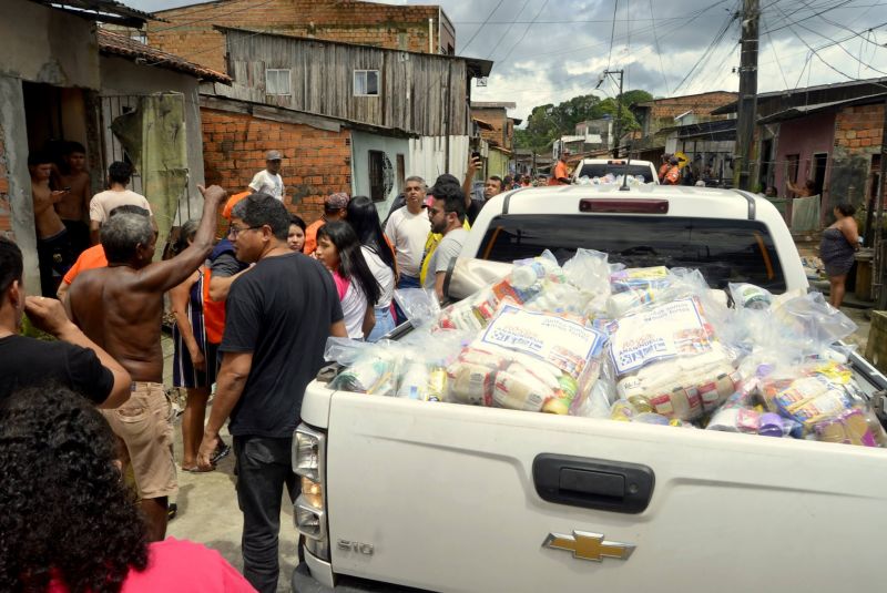 Entrega de apoio Alimentar nas áreas atingidas pelas chuvas