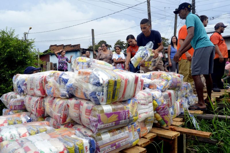 Entrega de apoio Alimentar nas áreas atingidas pelas chuvas