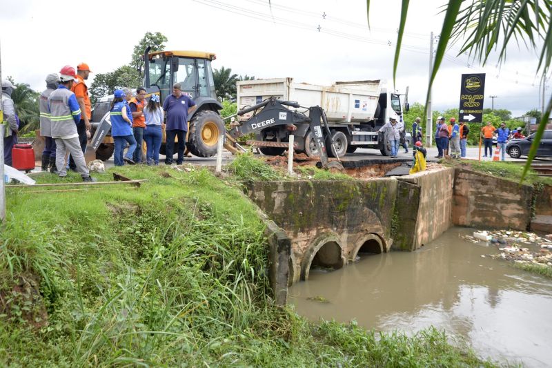 Visita técnica no canal das Toras no bairro Águas Brancas