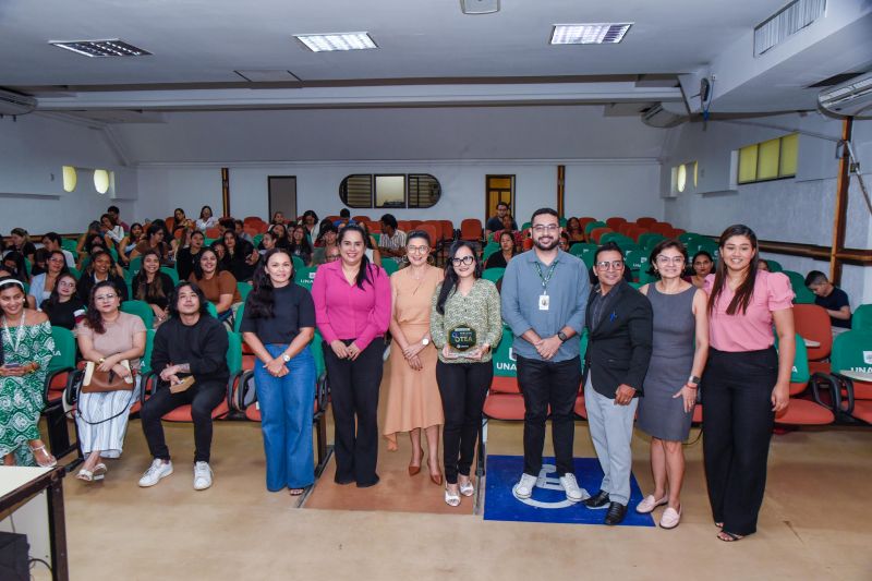 Entrega do premio amigo TEA ao CERTEA na Unama BR