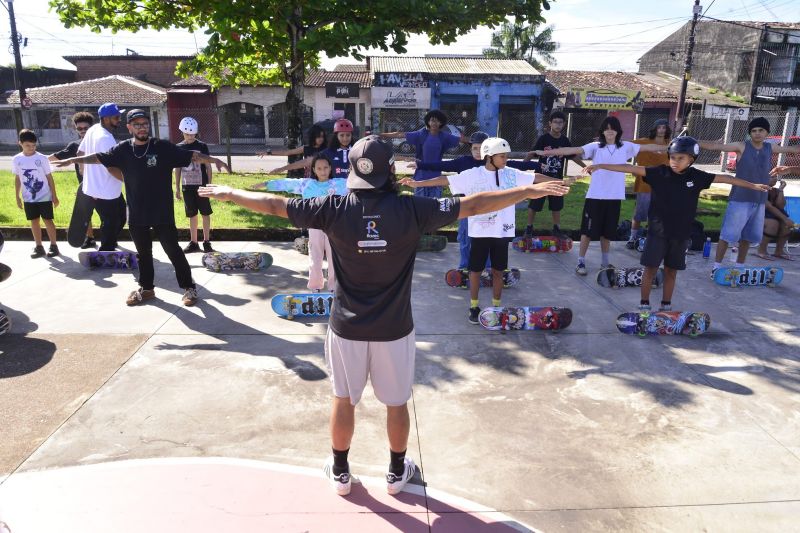 Oficina de Skate no espaço radical