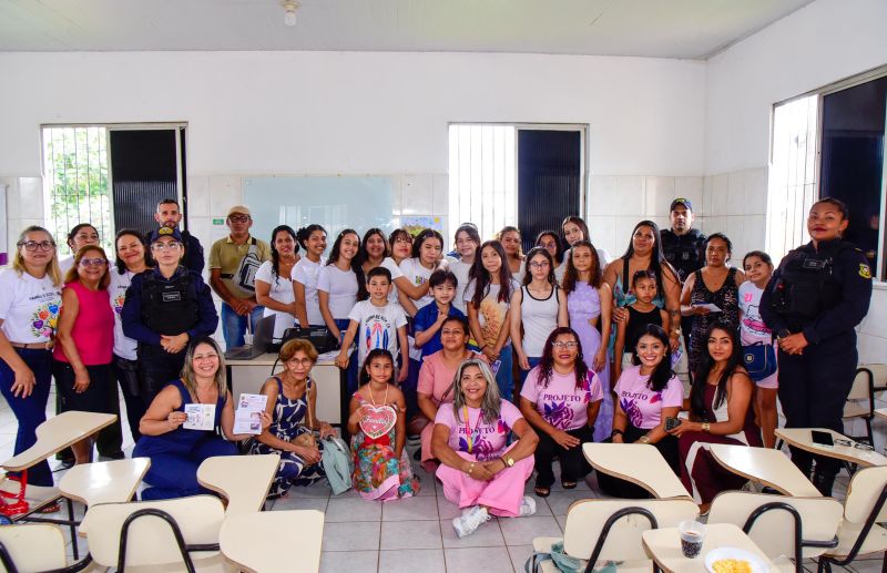 Palestra Maio Laranja na EMEF Neo no PAAR