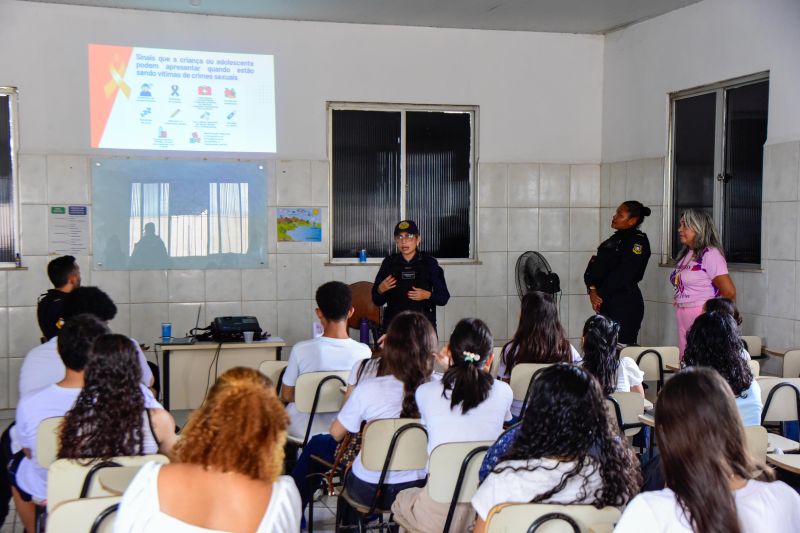 Palestra Maio Laranja na EMEF Neo no PAAR