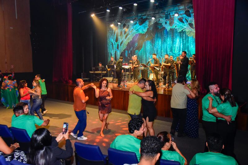 Especial de aniversário do parque com açaí Big Band no teatro Municipal de Ananindeua