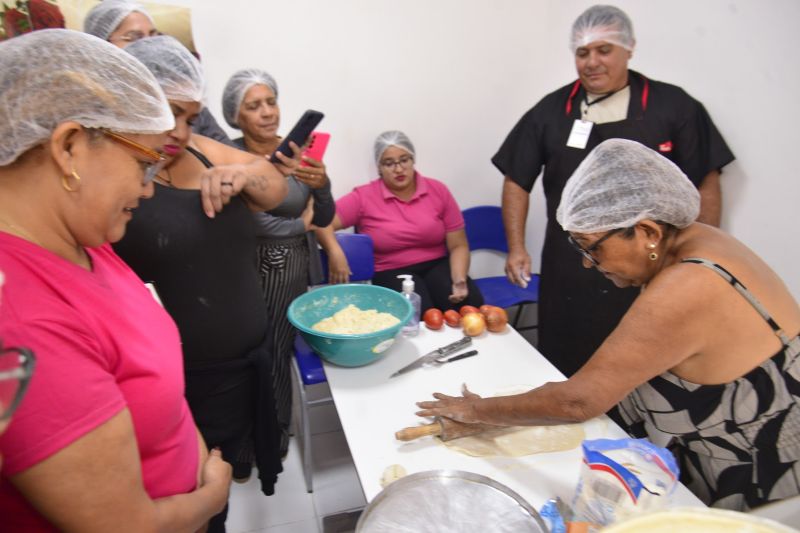 Curso de produção de pizza na Casa da Mulher Brasileira