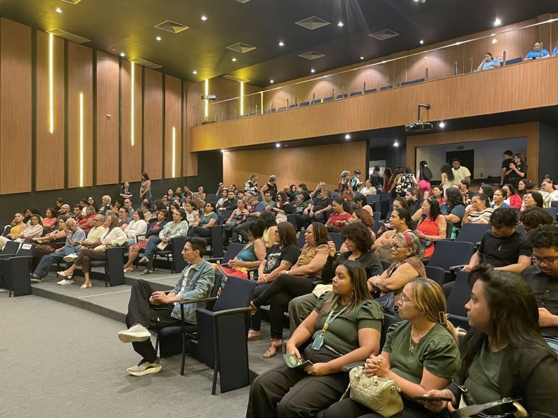 Cine clube APUI no teatro municipal de Ananindeua