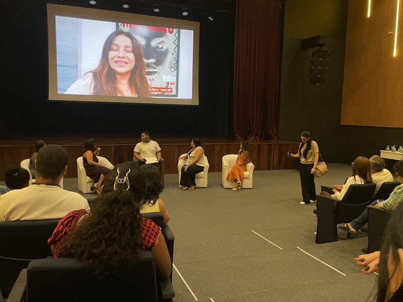Cine clube APUI no teatro municipal de Ananindeua