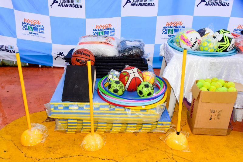 Entrega de material esportivos no Park Zona Sul