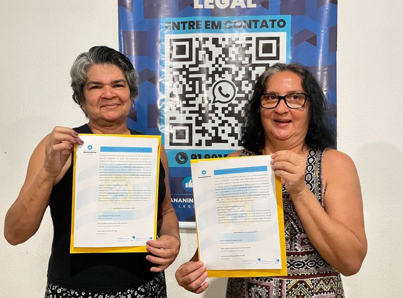 Entrega de títulos de Regularização Especifica no Jardim Amazônia ll