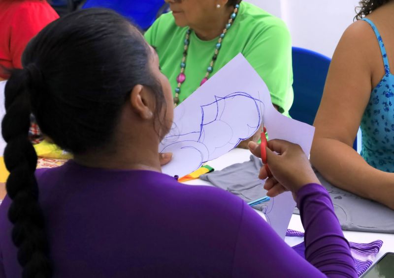 Curso de customização de roupa junina