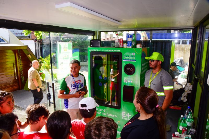 Visita de estudantes no HUB da SEURB na Cidade Nova