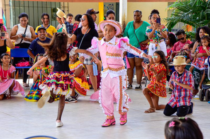 Festa junina na escola EMEF Raimunda Pinto no bairro 40 Horas