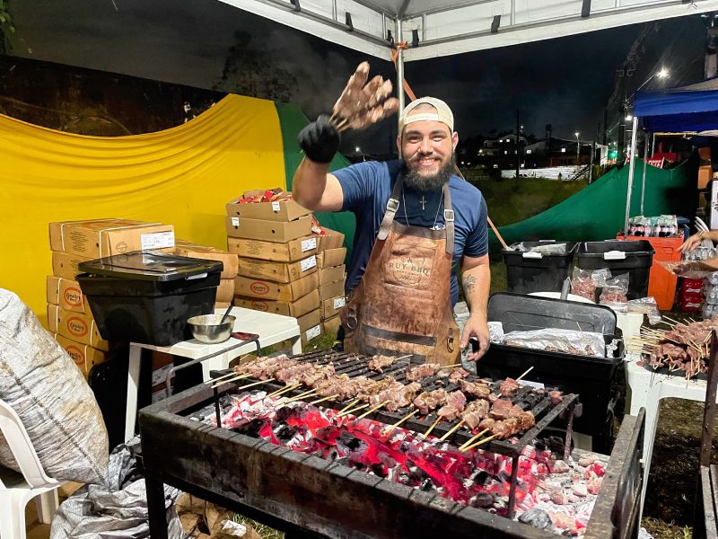 Jogo do Brasil com telão no parque Vila Maguary