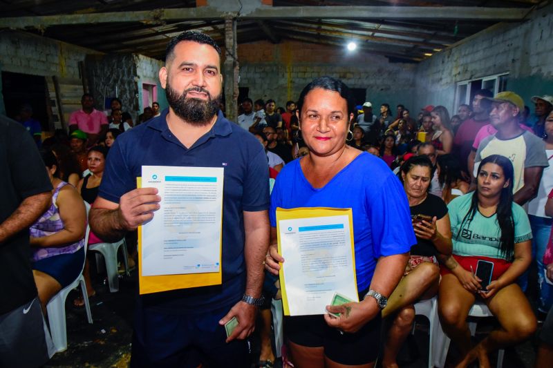 Entrega de Título de Propriedade na comunidade Orla de Cristo no bairro do Icuí