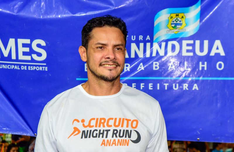 Corrida Circuito Night Run Ananin na Praça da Bíblia