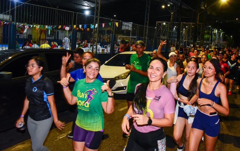 Corrida Circuito Night Run Ananin na Praça da Bíblia