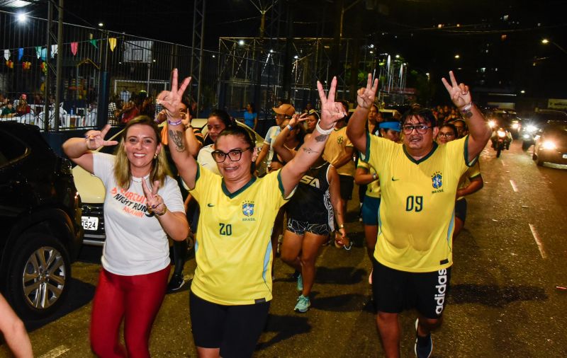 Corrida Circuito Night Run Ananin na Praça da Bíblia