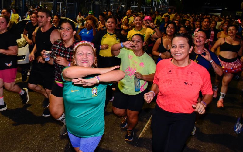 Corrida Circuito Night Run Ananin na Praça da Bíblia