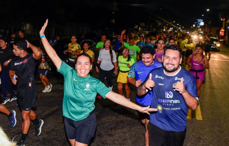 Corrida Circuito Night Run Ananin na Praça da Bíblia