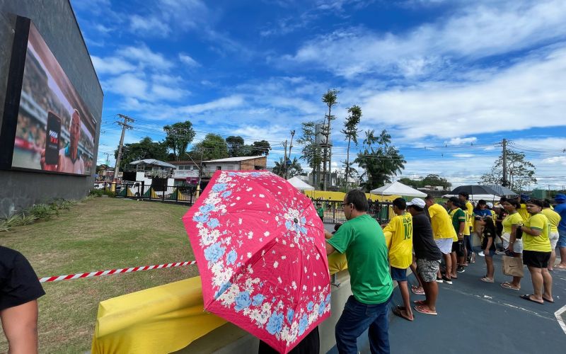 Jogo Brasil no telão Parque Vila Maguary
