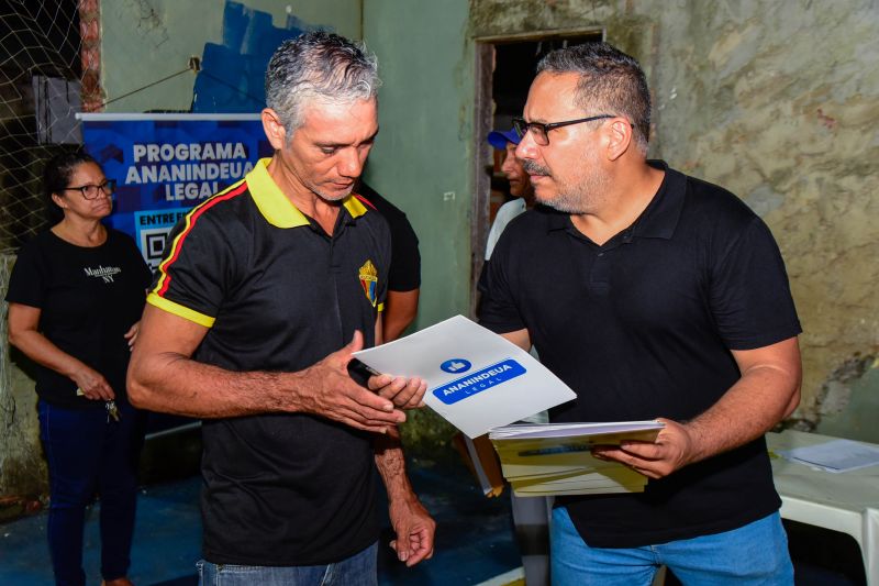 Entrega de registro de propriedade na comunidade Nova Jerusalém no Coqueiro