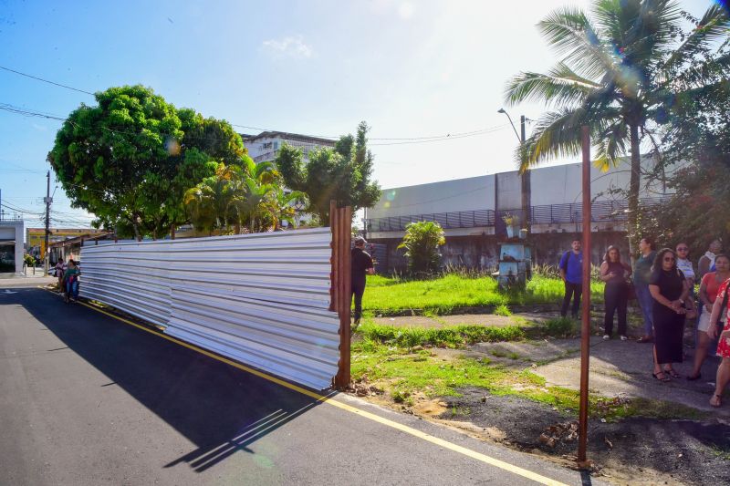 Assinatura de Ordem de Serviço da Praça dos Entregadores na Cidade Nova