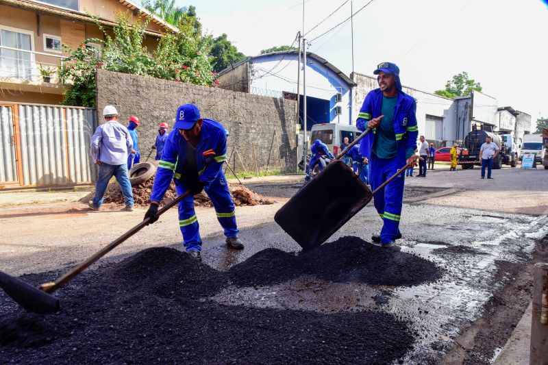 Lançamento do programa Só o Tapete na rua Bom Sossego no bairro Centro
