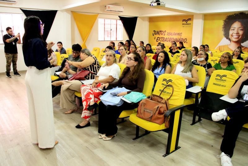 Oficina de atualização da assistência à saúde sexual e reprodutiva no município.