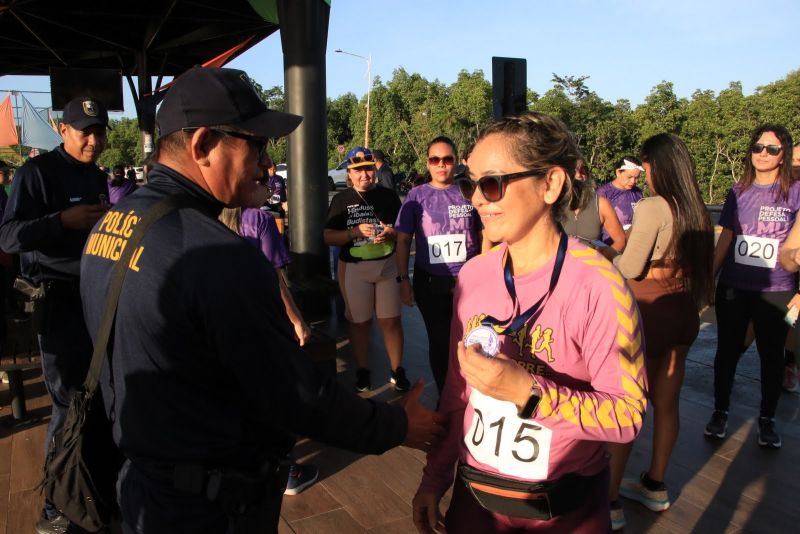 Corrida do projeto Defesa Pessoal para Mulheres (PDP-Mulheres) na Orla do Icuí