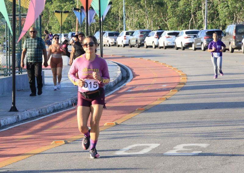 Corrida do projeto Defesa Pessoal para Mulheres (PDP-Mulheres) na Orla do Icuí
