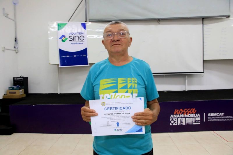 Entrega de certificado no Sine Ananindeua