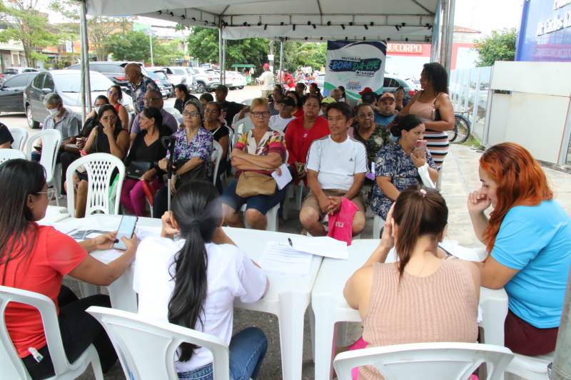 População busca atendimento no Mutirão.