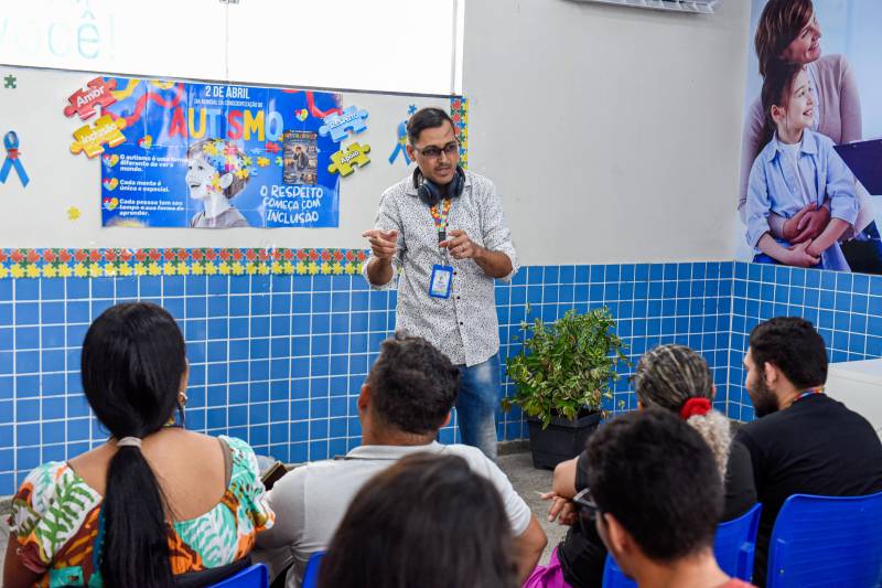 Fernando de Deus  Autista nível 2 de suporte, TDAH e epilético. Pai atípico, escritor e teólogo.