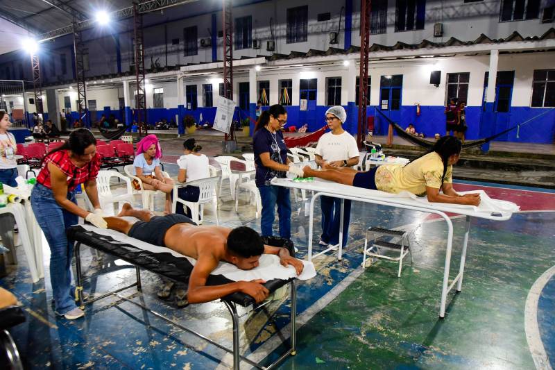 Serviços de massagem e fisioterapia ajudam a aliviar o cansaço e os desconfortos físicos dos devotos.