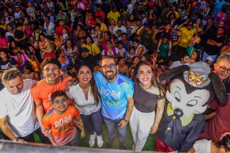 O prefeito de Ananindeua, Dr. Hugo Atayde, acompanhado da primeira-dama Lediany Atayde e da deputada federal Alessandra Haber, participou da programação especial em comemoração ao Dia das Crianças, realizada no estacionamento do Parque Cultural Vila Maguary.