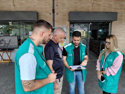 Secretaria Municipal do Meio Ambiente (SEMA) realiza ação em um restaurante na Cidade Nova