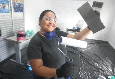 SEMCAT e UFPA encerram turma de minicurso de pintura e ampliam oportunidades para mulheres em situação de vulnerabilidade