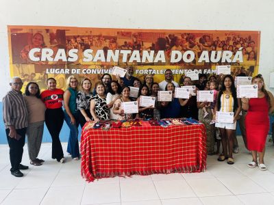 Arte que transforma vidas: mulheres recebem certificados do minicurso de biojoias no CRAS