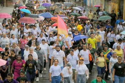 Marcha para Jesus reúne centenas de fiéis em Ananindeua mesmo sob chuva